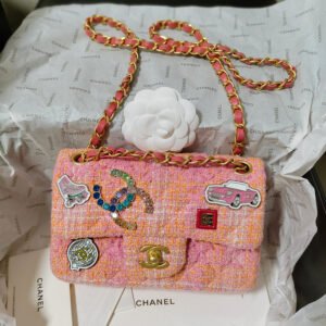 P888
Chanel 24c Badge Pink CF 🆕
Every accessory is unique ❤️
🍊Orange-pink gradient tweed~It’s so beautiful~
Large size 23cm Small size 20cm