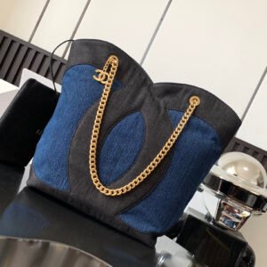 P780 CHANEL23p denim armpit bag Hobo Bag
Horizontal large double C, retro and versatile
Casual and lazy, suitable for all seasons
Size: 34x30x16cm
Style number: 3857