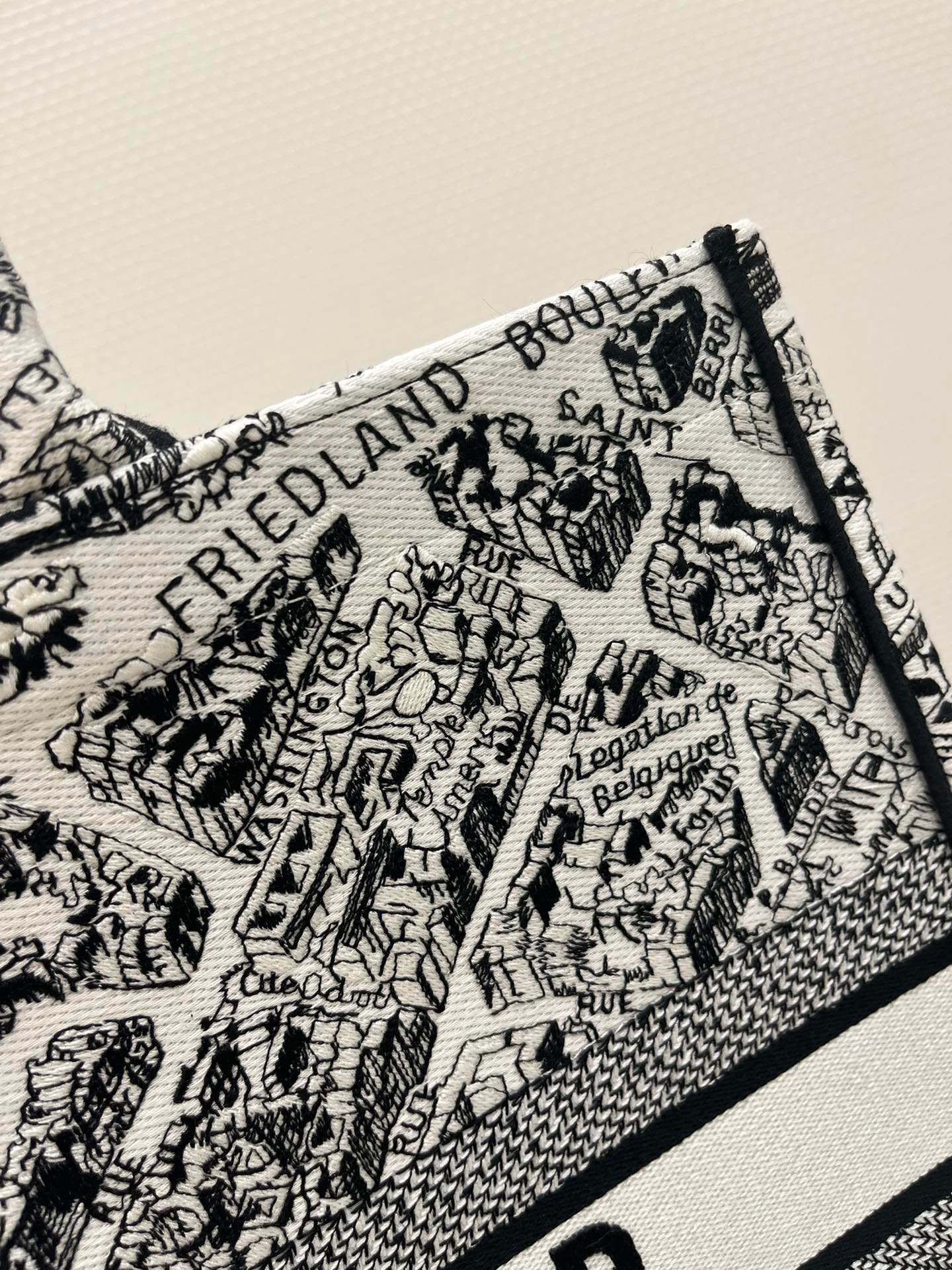 Top quality original order with complete packaging
Large size in stock‼ ️
Tote's latest spring and summer series🙋🏻♀️, romantic Paris map pattern, simple black and white color matching, exquisite embroidery, iconic letters, super large capacity design, concave shape artifact💪🏻, a must-have for fashion, the capacity is also appropriate, just throw all kinds of sundries inside😜size: 42*18*35cm - Image 3