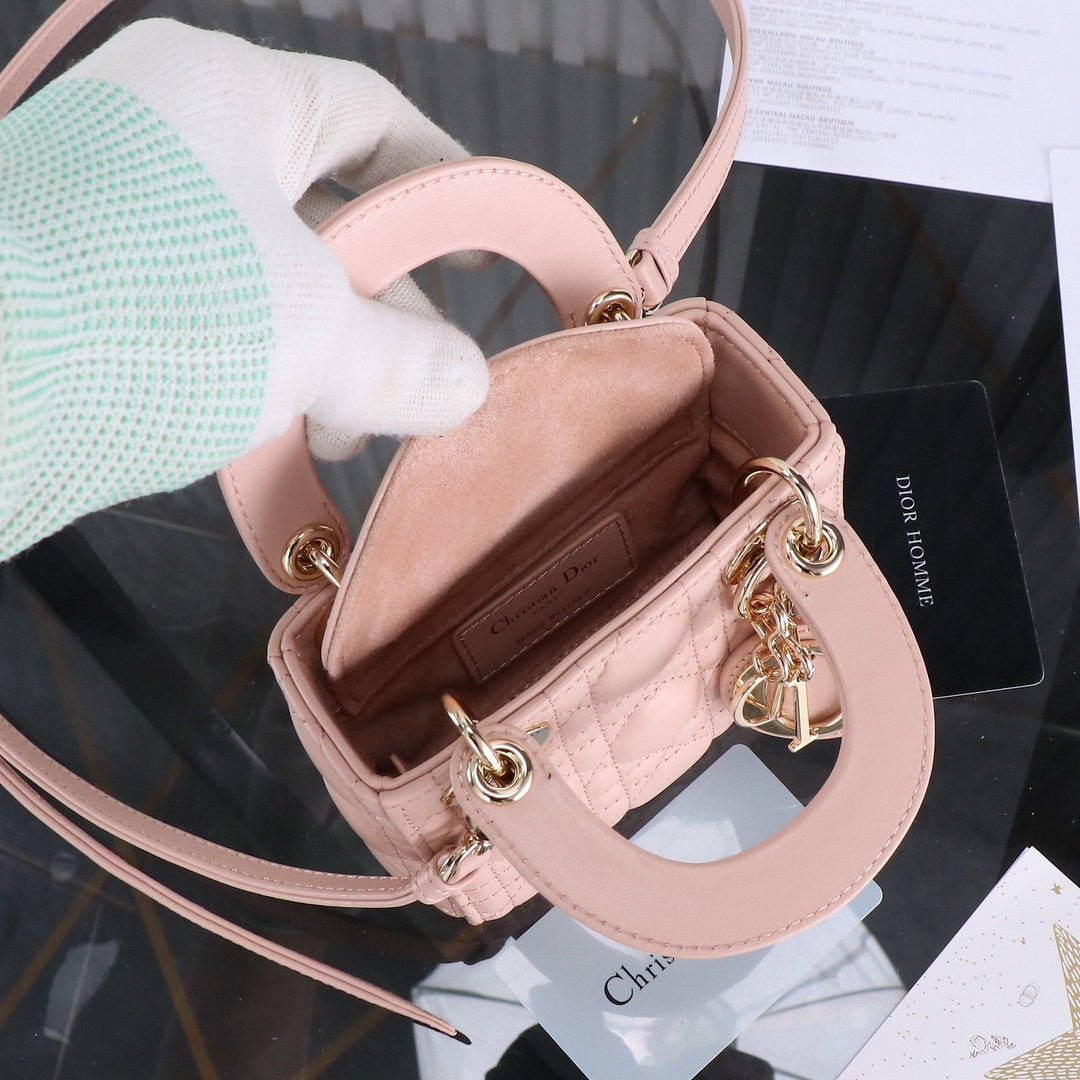 Original factory grade cashmere lining✔️Super mini three compartments
Lady’s latest micro series can hold nothing but cute little bags😘. It is carefully made of soft sheep leather, with iconic letter hardware buckles and exquisite bag shape👏🏻. It is simple, fashionable and versatile. The capacity is small, it can only hold lipstick, car keys, and can also be used as a card holder🤗
size:12*10*5cm - Image 5