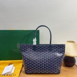 Artois handbag, made of stiffer special canvas fabric, fully sewn zipper to highlight daily practicality, Artois is the only unique red thread double stitching design, original purchase HKD 15800, two sizes, small: bag opening 40cm, base length 30cm, height 25cm, width 14cm, model: 00320🆚6041 Dingding