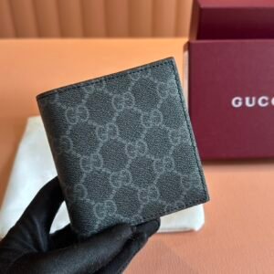 p170💋💋💋【Full package】The GG Emblem series reinterprets the classic double G pattern with creative design and innovative functions. 🍃🍃New granular PVC fabric with original factory calfskin, fashionable and versatile! 🍃🍃Brown, black
Style number: 821206 (card + coin bag)
Size: 11x9cm