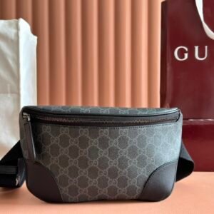 p440💋💋💋【With complete packaging】The new GG Emblem series of men’s travel items reinterpret the brand’s timeless elegance and exquisite craftsmanship. Crafted from new beige and dark brown GG monogram coated fabric, this belt bag features open pockets and an external D-ring for hanging accessories.
New GG monogram coated fabric in beige and dark brown
Brown leather trim
Cotton lining
External: 1 leather open pocket and 1 D-ring
Adjustable canvas shoulder strap with snap button; adjustable from 90cm to 135cm
Zipper closure
Model: 821162.
Dimensions: 28cm (width) x 17cm (height) x 6cm (depth)
Weight: about 0.4kg
Color: Black original PVC leather.
Made in Italy