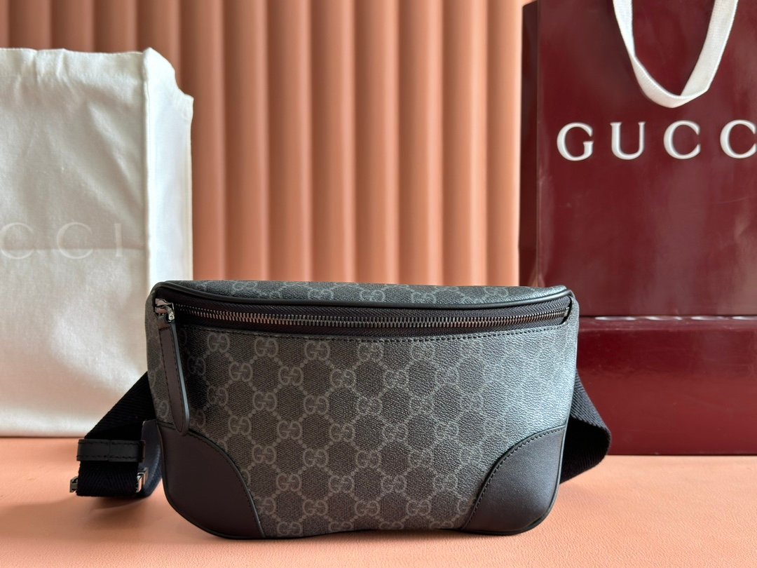p440💋💋💋【With complete packaging】The new GG Emblem series of men’s travel items reinterpret the brand’s timeless elegance and exquisite craftsmanship. Crafted from new beige and dark brown GG monogram coated fabric, this belt bag features open pockets and an external D-ring for hanging accessories.
New GG monogram coated fabric in beige and dark brown
Brown leather trim
Cotton lining
External: 1 leather open pocket and 1 D-ring
Adjustable canvas shoulder strap with snap button; adjustable from 90cm to 135cm
Zipper closure
Model: 821162.
Dimensions: 28cm (width) x 17cm (height) x 6cm (depth)
Weight: about 0.4kg
Color: Black original PVC leather.
Made in Italy