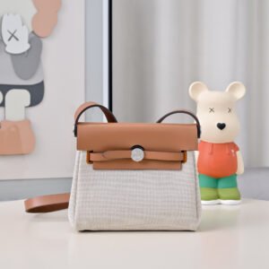 P430 🐎New products in stock🆕
Mini Herbag Kelly mini cloth bag 20cm leather patchwork silver buckle super Q
Limited Edition Sync