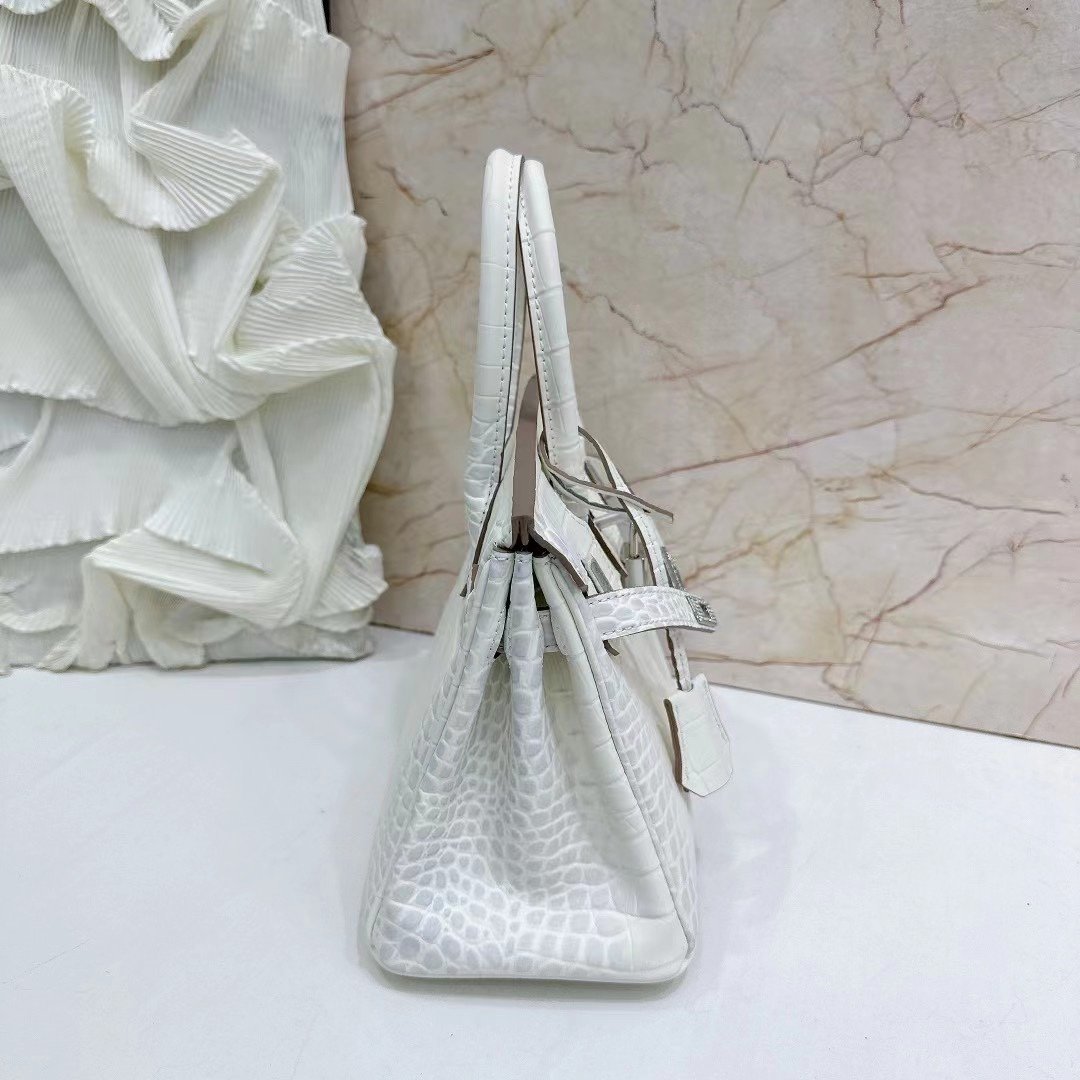 P440-460-480
Platinum crocodile pattern, the best ๐๐๐The Himalayan silver diamond buckle that I have been waiting for for a long time has been shipped, real shot 25cm
Hand-held, one-shoulder, cross-body, versatile to wear
Spot 20#25#30# - Image 4