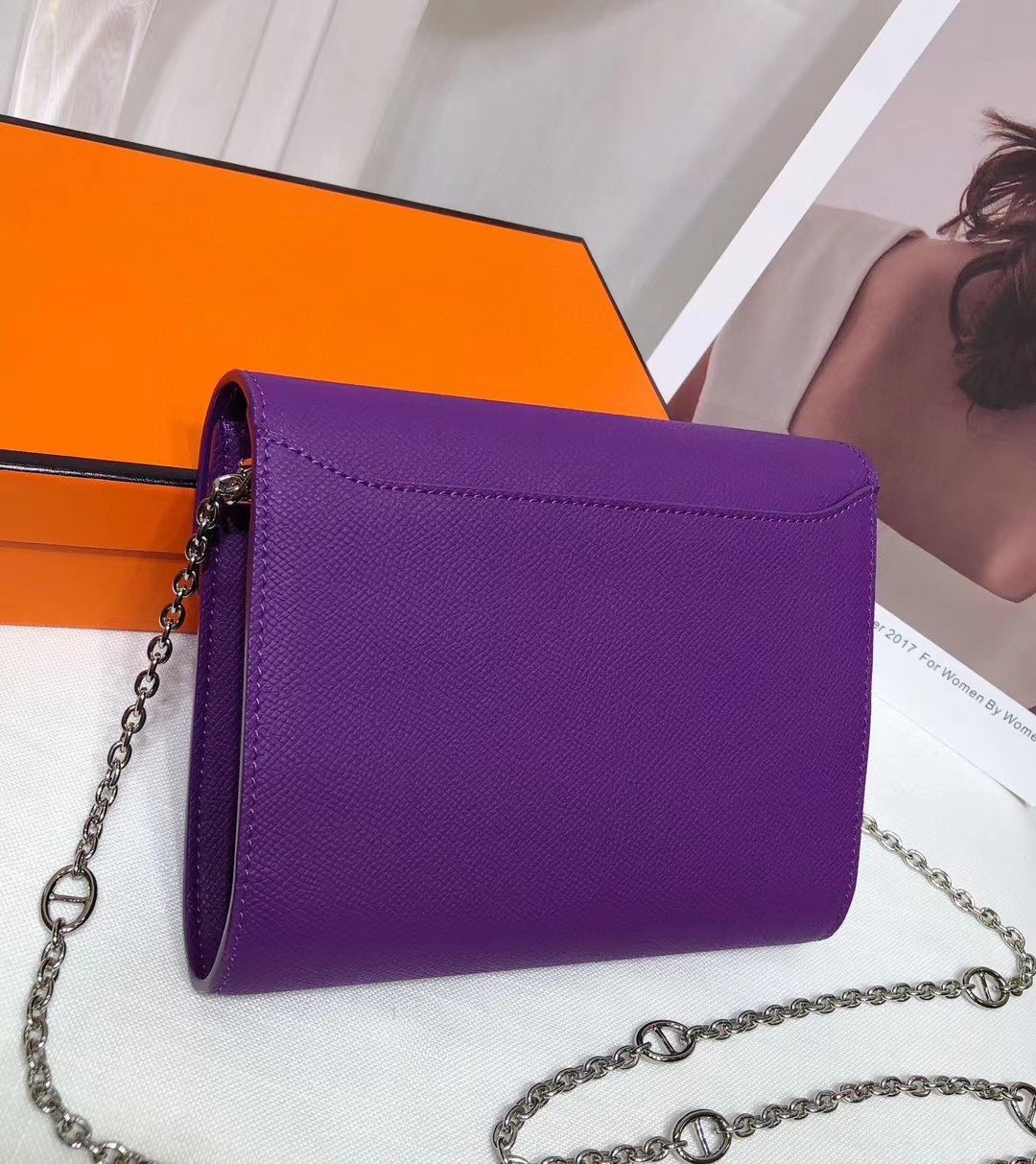 P290
Kangkang large wallet crossbody bag calfskin EP leather silver buckle ready stock🔥A style that can be used all year round🐴
Dimensions: length 18*width 5*height 14 - Image 3