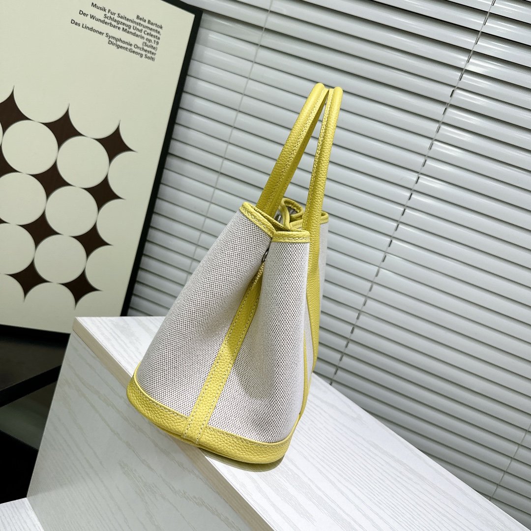 P310-330-340
🐴King of Commuting Garden Bag Canvas and Leather
Light and portable
Spot size
25# (with adjustable leather shoulder strap)
30#36# (with non-adjustable wide woven shoulder straps) - Image 2