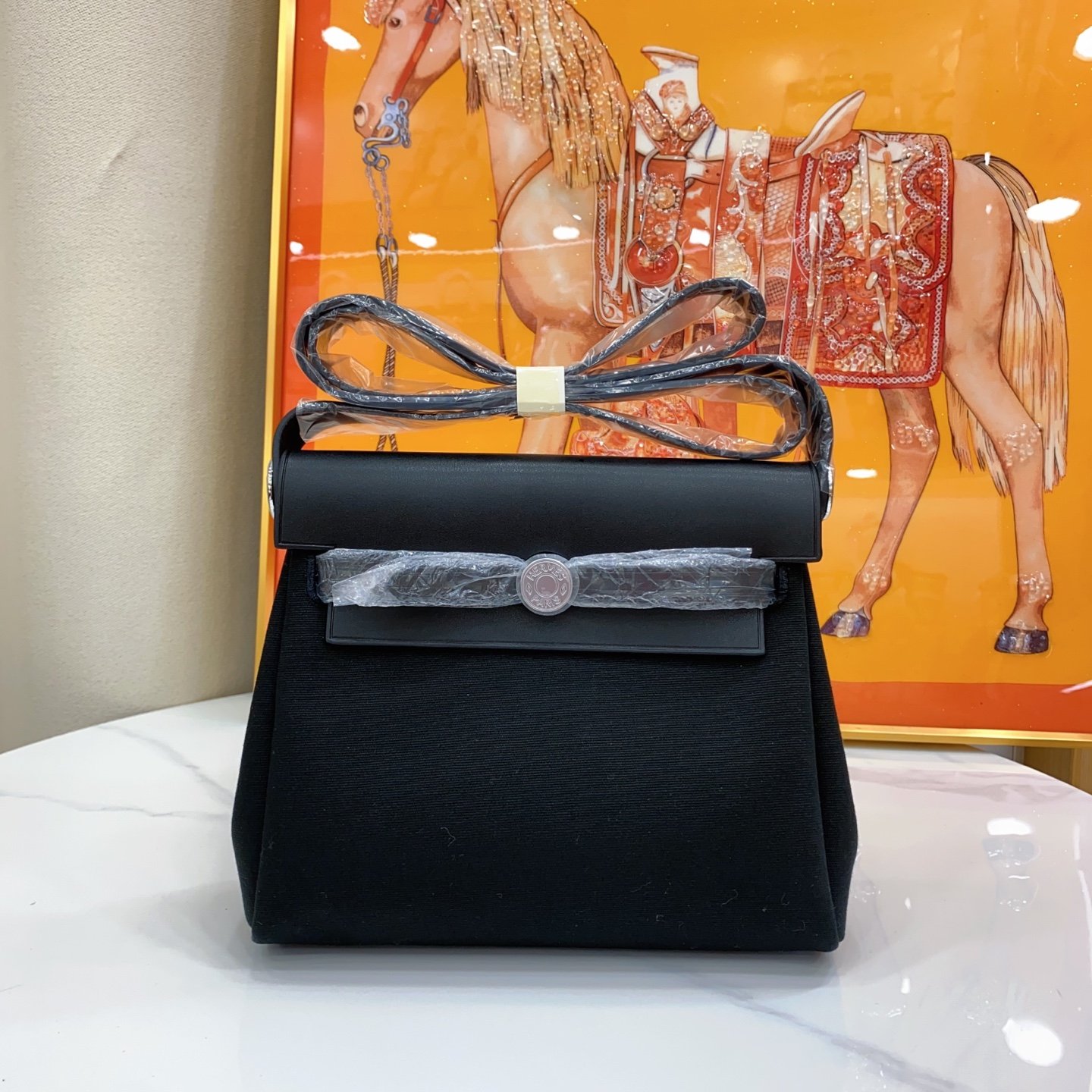 P410 Kelly Herbag mini20 has been shipped👍👍Semi-steel version, the best value for money, original quality🌹original double-sided pure cotton fabric, matched with first-layer calfskin, imported wax thread sewing, and anti-counterfeiting thread pressed on the surface
▪️Size: 20*7*17 (cm) - Image 4