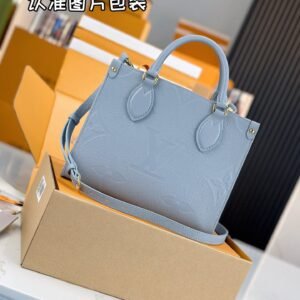 [Special grade MB original leather]
ONTHEGO small handbag
Model: M46840
Materials: A+ grade all-steel hardware, imported original leather
Packaging: full set of special duty-free MB packaging
Dimensions: 25 x 19 x 11.5 cm