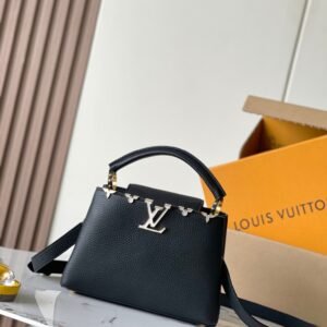 [Special grade MB163c01 chip version original leather]
This CarryAll BB handbag
Model: M23263 black 163c01 chip version
Materials: Grade A all-steel hardware, imported original cowhide
Packaging: full set of original factory duty-free MB packaging
Dimensions: 17.3 x 9 x 27cn