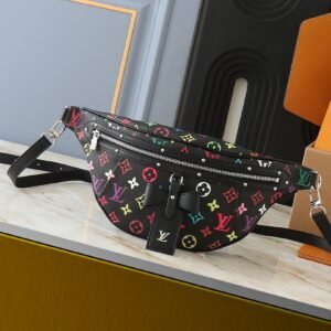 High-grade original M13660 [HIGH RISE waist bag] M46784 M43644 (Sancai-Takashi Murakami) High Rise LT waist bag is made of soft Monogram coated canvas to create a close-fitting configuration. The thin design can be placed inside the jacket. The cowhide leather has a detachable name tag and can be tied with a fabric shoulder strap for a sporty look. Dimensions: 16 x 8 x 38 cm