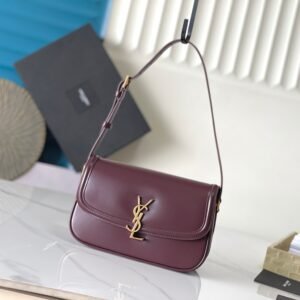 🌸 [𝙎𝙊𝙇𝙁𝙀𝙍𝙄𝙉𝙊 ] Yves Saint Laurent has released another fairy bag 😍 Not bad ~ The latest YSL tofu bag that Rose loves to carry has arrived ~ BOX leather handbag! LE CASSANDRE lock closure, fully lined with sheepskin, and rounded lines make it different from the original version and unique. This handbag is light and exquisite, with retro opening and closing hardware, and adjustable shoulder straps, making it easy to carry on the shoulder! A versatile bag with retro style, elegance, intellectuality and generosity! It’s too retro!
Model: 832330 red gold
Size: 24.5x15x8.5cm
Shoulder strap length: 21cm