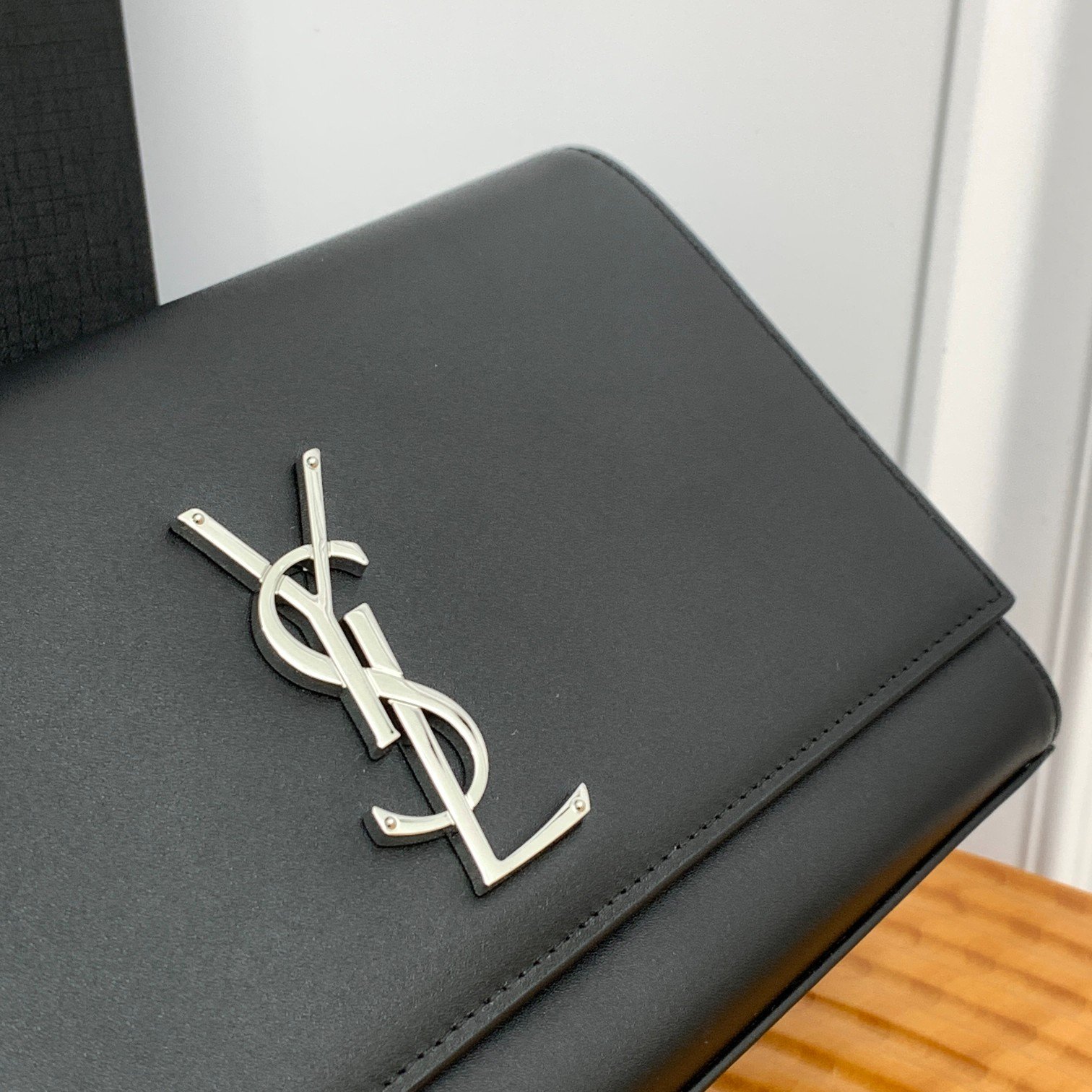 SLP plain chain bag, exquisite tassel charm, custom hardware, magnetic flap, interior compartment bag! ๐๐๐
Size:24cm*14.5*5
Model: , - Image 4