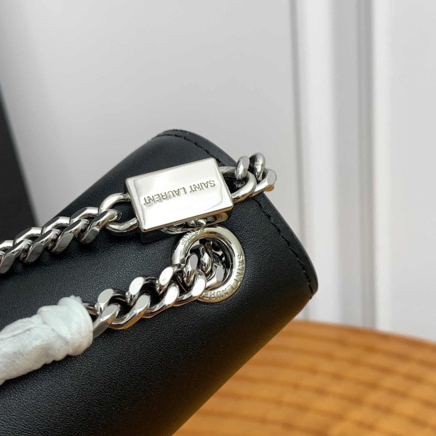 SLP plain chain bag, exquisite tassel charm, custom hardware, magnetic flap, interior compartment bag! ๐๐๐
Size:24cm*14.5*5
Model: , - Image 5