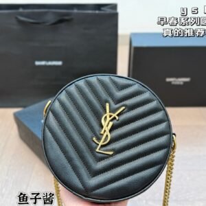 with box
Early spring series round cake bag, I really recommend keeping it for yourself. The combination of the chain is really amazing 🆕 Same style as the goddess 💕👜Original retro hardware, super delicate feel 🔆 Versatile and practical, size 17 17